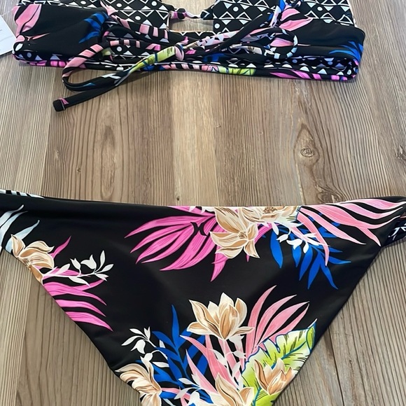 Hurley Hana reversible Bikini Black Tropical print Size S NEW Beach Vacation - Picture 10 of 15